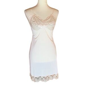 Vintage Gossard Artemis beige full slip with lace cups Size 34 Short